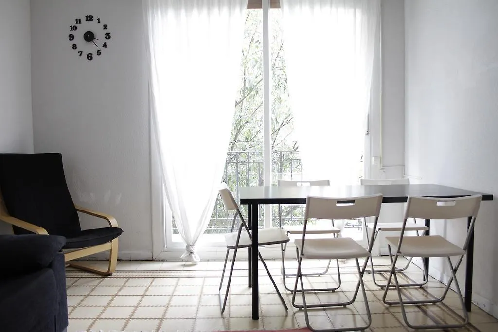 Cozy Apartment Near Sagrada Familia 巴塞罗那 0*,